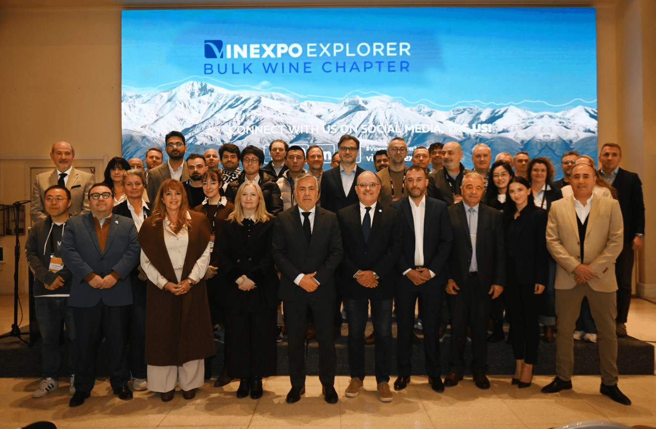 Cornejo inauguró Vinexpo Explorer 2026, primer encuentro mundial de vino a granel