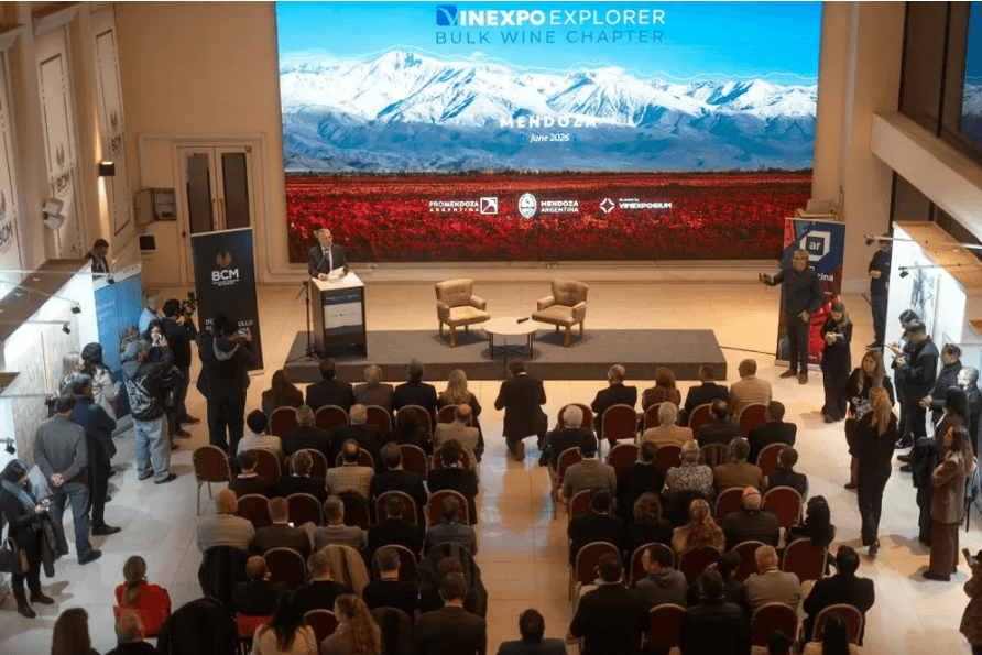 Vinexpo Explorer trae 25 compradores internacionales de vino a granel a Mendoza