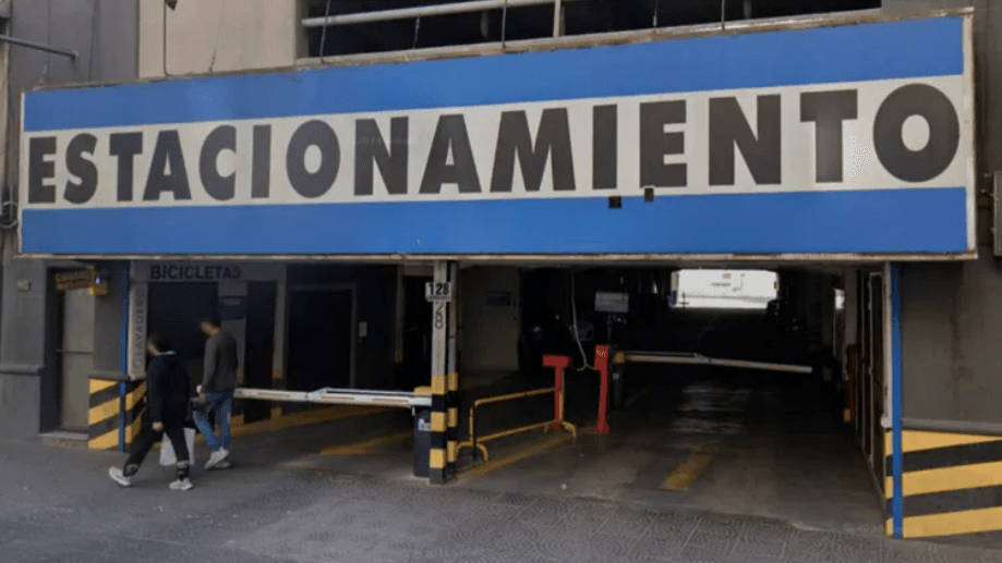Hallaron muerto a cordobés en cochera mendocina: usó arma de su novia