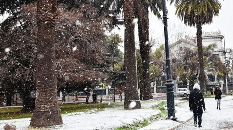 Ola polar llega el miércoles: Mendoza podría tener nieve en el llano