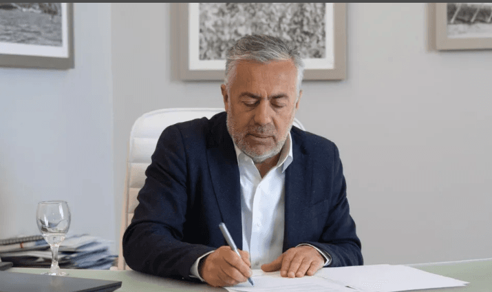 Cornejo enfrenta el dilema entre obra pública y austeridad fiscal